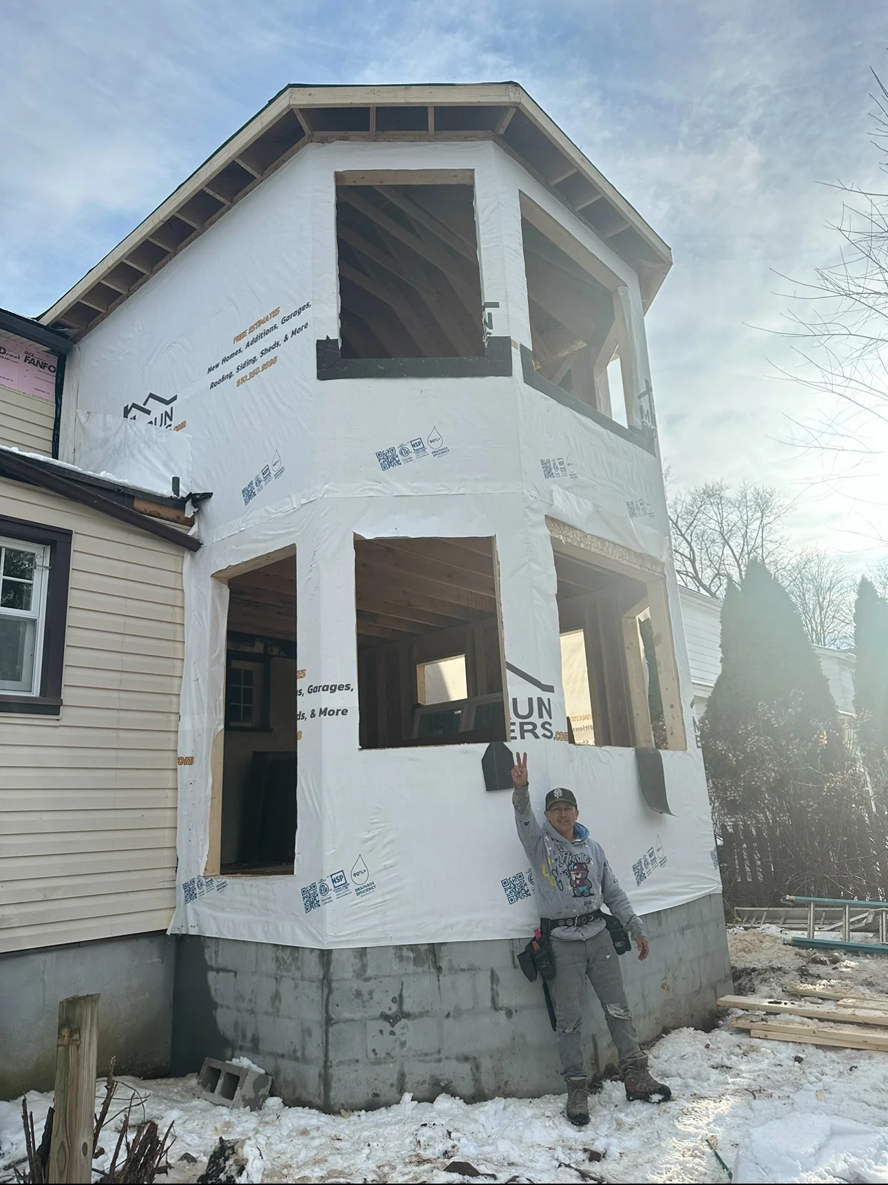 Worker From Cabrera Built waving a hand